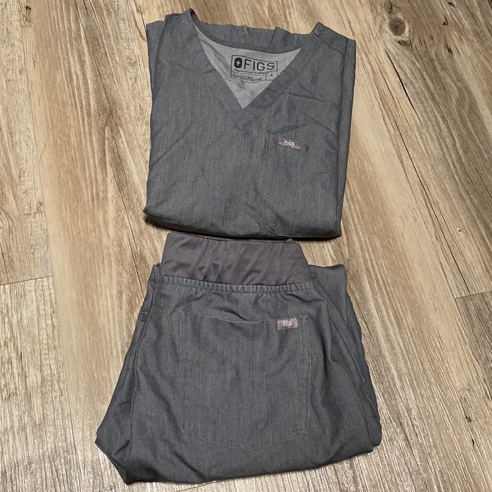 FIGS jogger scrub set. SIZE SMALL.